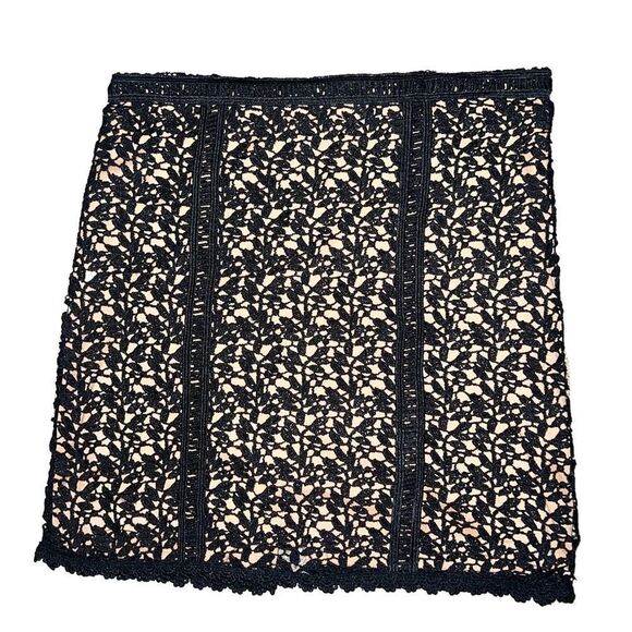 Small 2 piece Set Kendall & Kylie Collection Black Lace Cropped Top & Mini Skirt - Picture 6 of 10